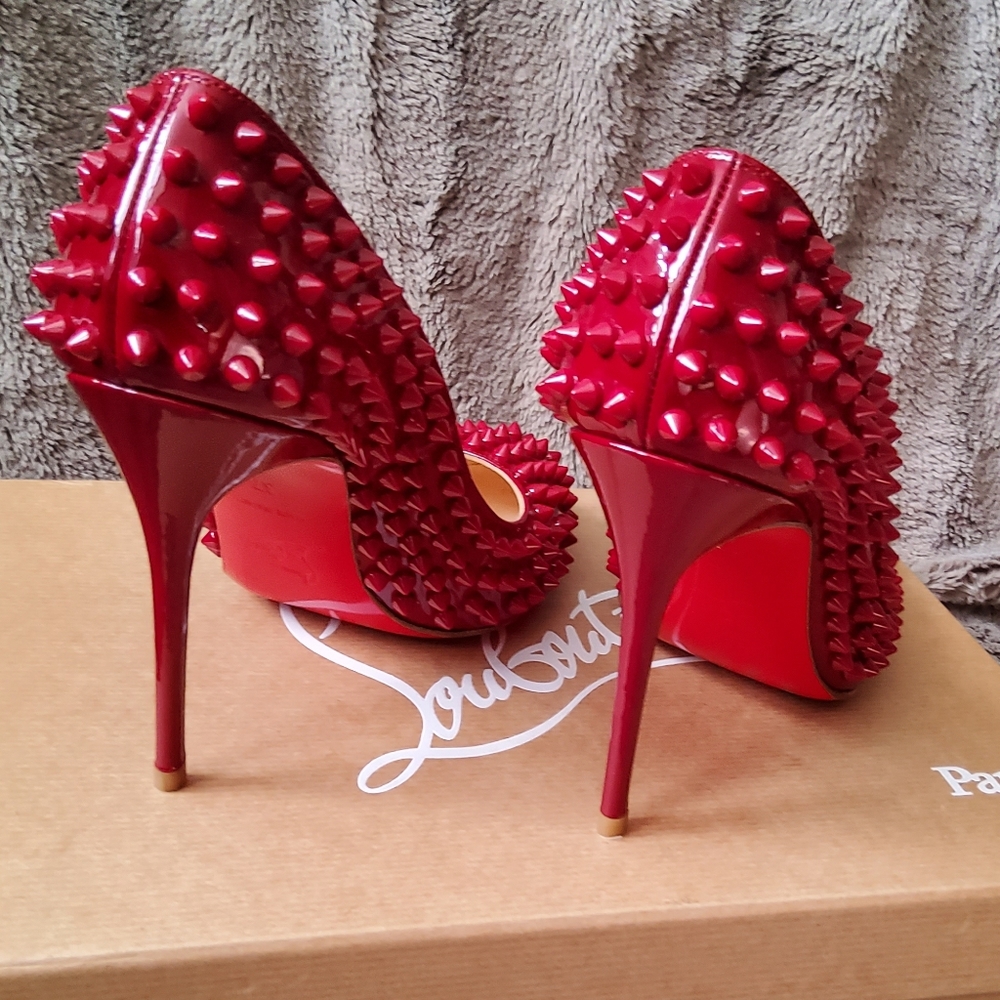 NEW gorgeous Christian Louboutin Fifi Spikes in Rouge size 37 - Picture 5 of 9